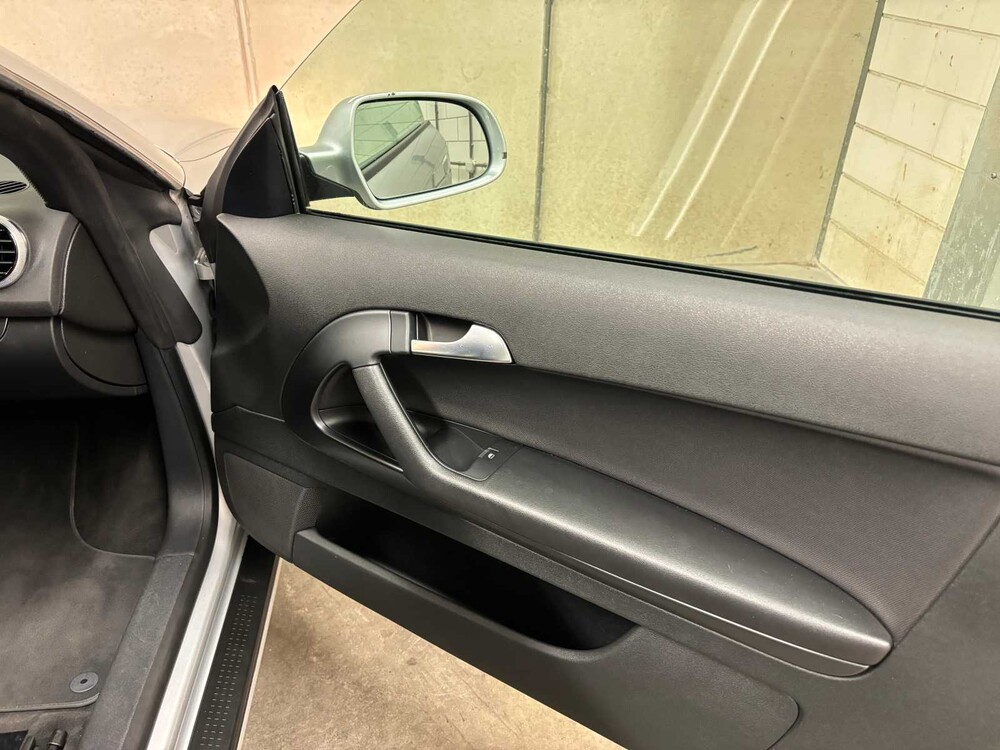 Audi A3 Cabriolet 1.2 TFSI Attraction Pro Line 105hp 2010 (ORIGINAL-UK), 