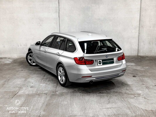 BMW 318d Touring Executive Sport 143hp 2015 3-Series -Automatic-, 7-ZJX-63