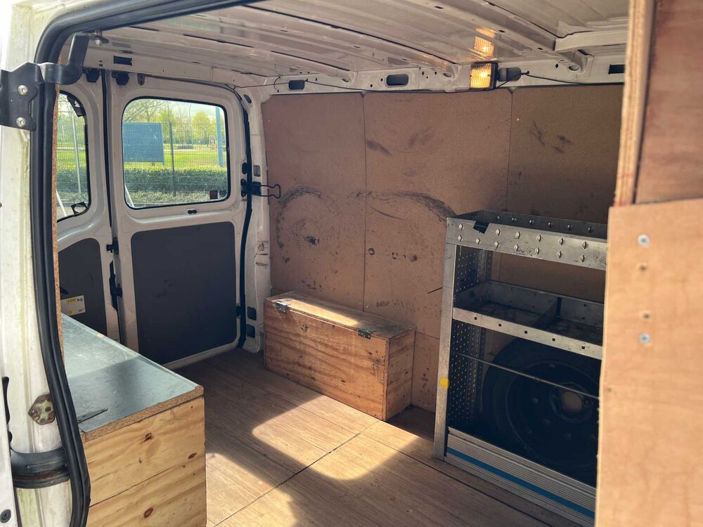 Renault Master T28 1.9dCi L1H1 82hp 2005, 52-BT-HP -Youngtimer