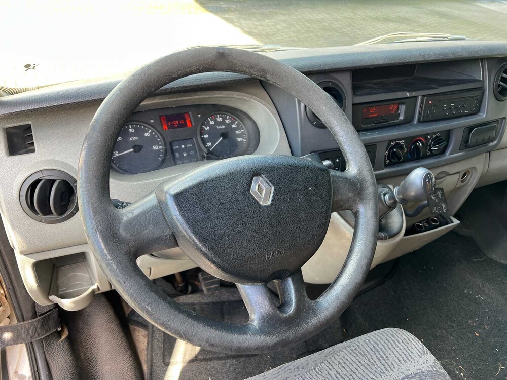 Renault Master T28 1.9dCi L1H1 82hp 2005, 52-BT-HP -Youngtimer