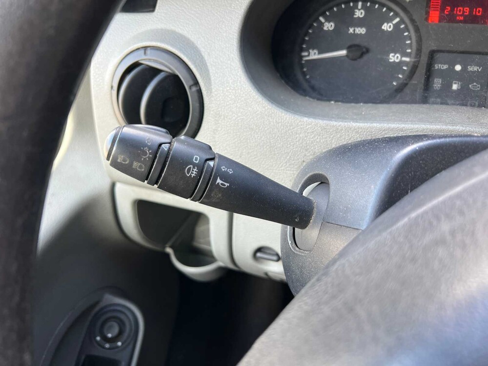 Renault Master T28 1.9dCi L1H1 82hp 2005, 52-BT-HP -Youngtimer