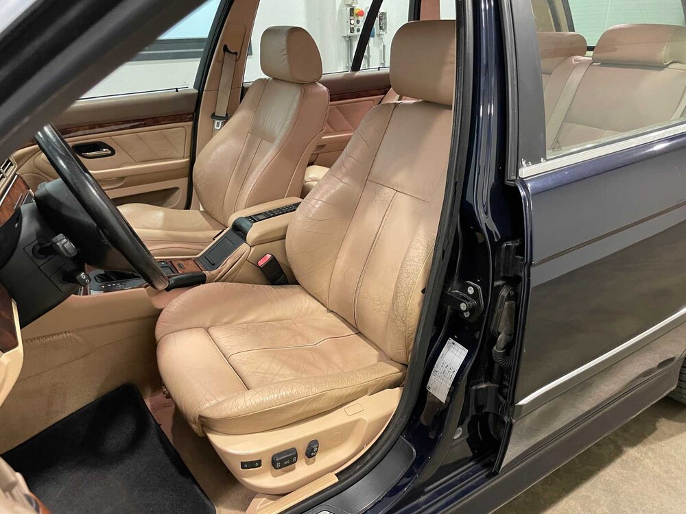 BMW 540i Touring 4.4 V8 High Executive 286PS 1999er 5er (Original-NL), ZB-FH-04