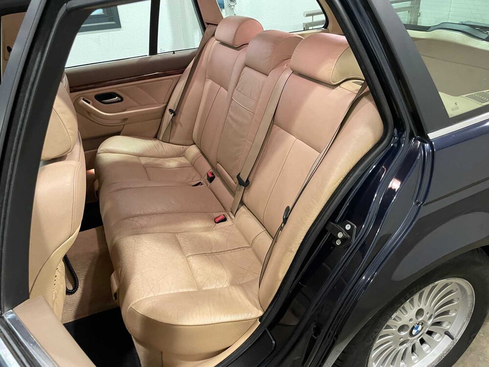 BMW 540i Touring 4.4 V8 High Executive 286PS 1999er 5er (Original-NL), ZB-FH-04