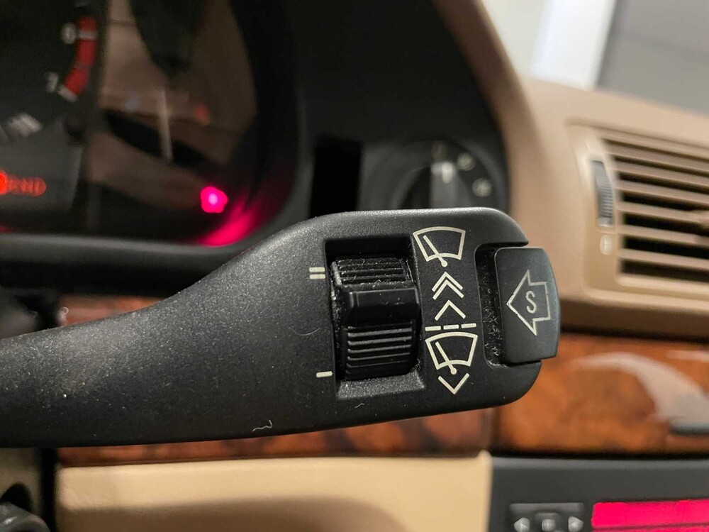 BMW 540i Touring 4.4 V8 High Executive 286PS 1999er 5er (Original-NL), ZB-FH-04