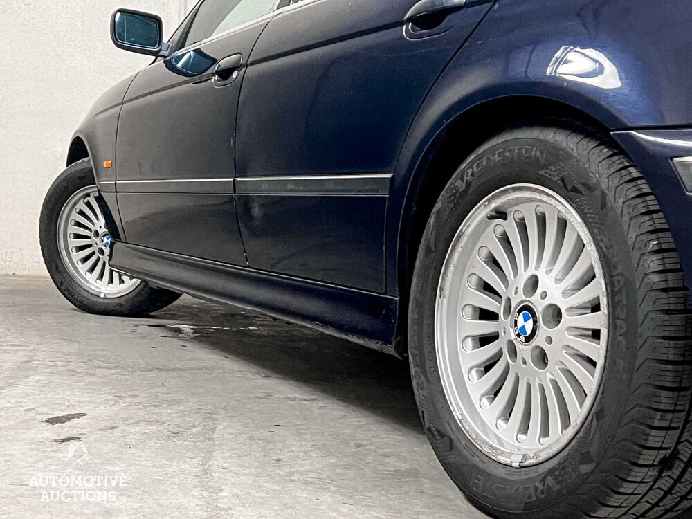 BMW 540i Touring 4.4 V8 High Executive 286PS 1999er 5er (Original-NL), ZB-FH-04