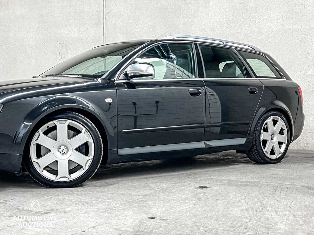 Audi S4 Avant 4.2 V8 Quattro Exclusive 344hp 2003, 26-RD-BV YOUNGTIMER