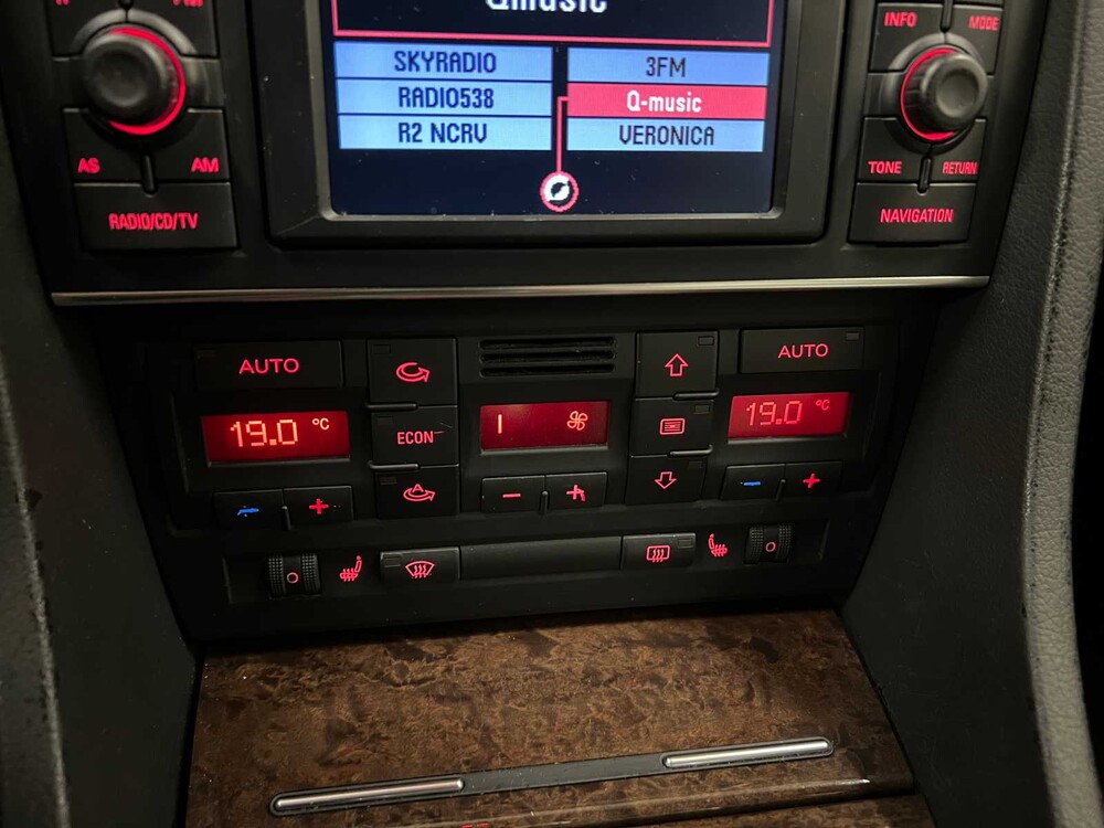 Audi S4 Avant 4.2 V8 Quattro Exclusive 344hp 2003, 26-RD-BV YOUNGTIMER