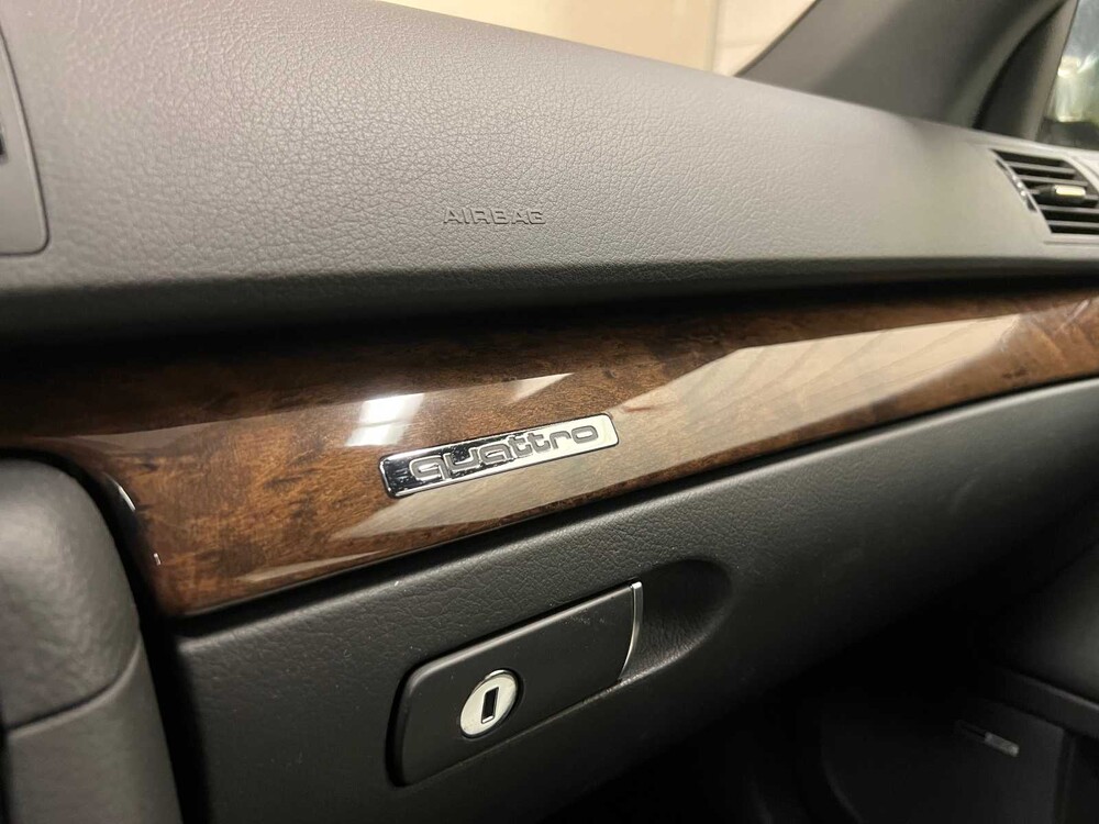 Audi S4 Avant 4.2 V8 Quattro Exclusive 344hp 2003, 26-RD-BV YOUNGTIMER