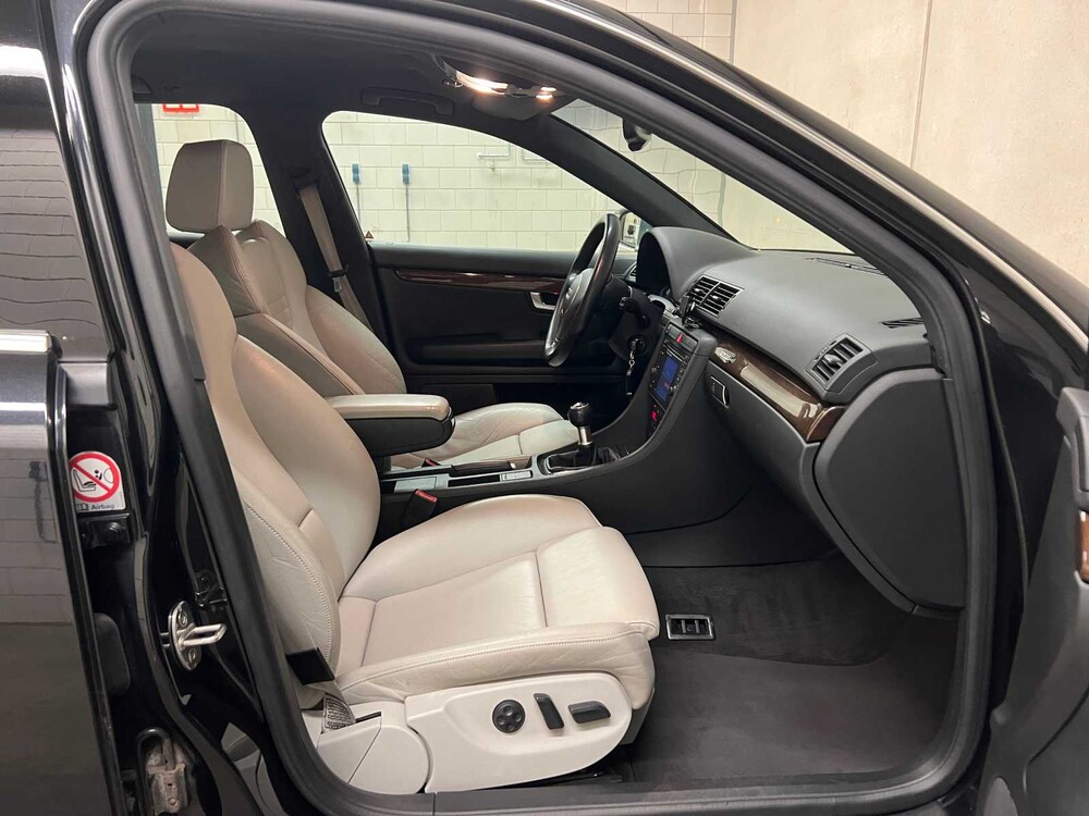 Audi S4 Avant 4.2 V8 Quattro Exclusive 344hp 2003, 26-RD-BV YOUNGTIMER