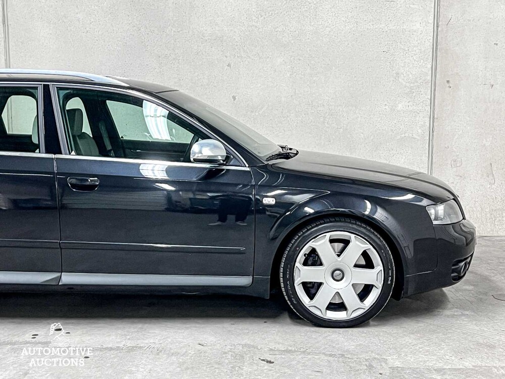Audi S4 Avant 4.2 V8 Quattro Exclusive 344hp 2003, 26-RD-BV YOUNGTIMER