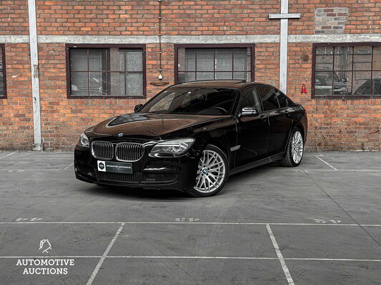 BMW 740i M-Sport 3.0 L6 326hp 2011 7-Series