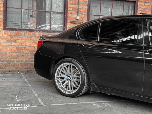 BMW 740i M-Sport 3.0 L6 326hp 2011 7-Series