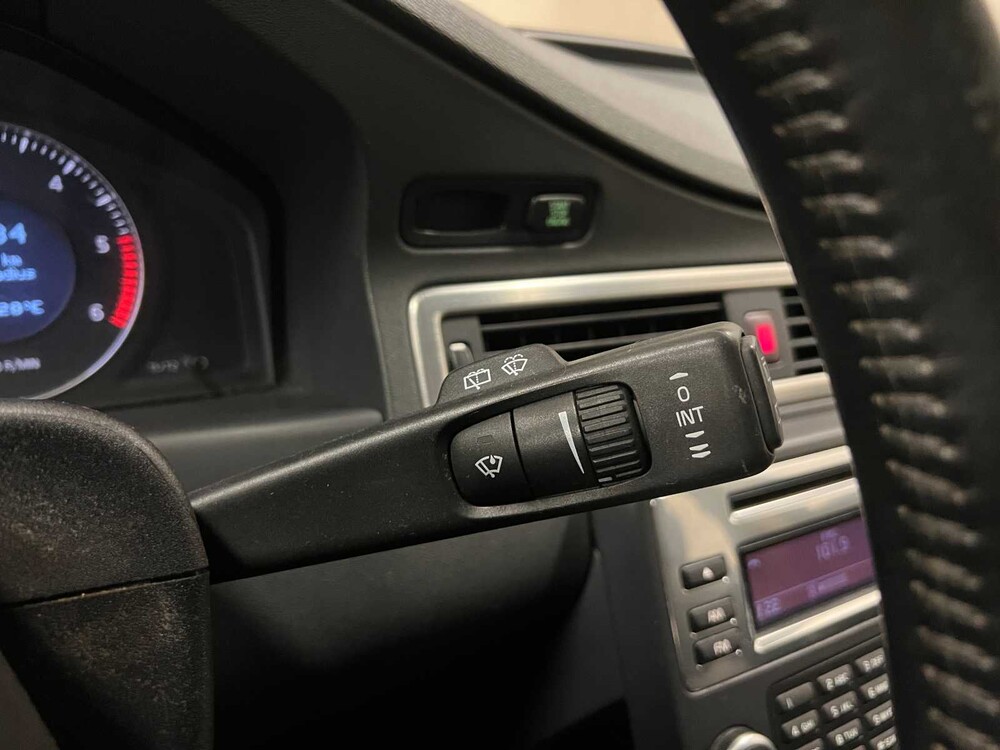 Volvo XC70 2.4 D5 Momentum 185hp 2008 (Original-NL & 2nd owner), 11-ZG-TG YOUNGTIMER