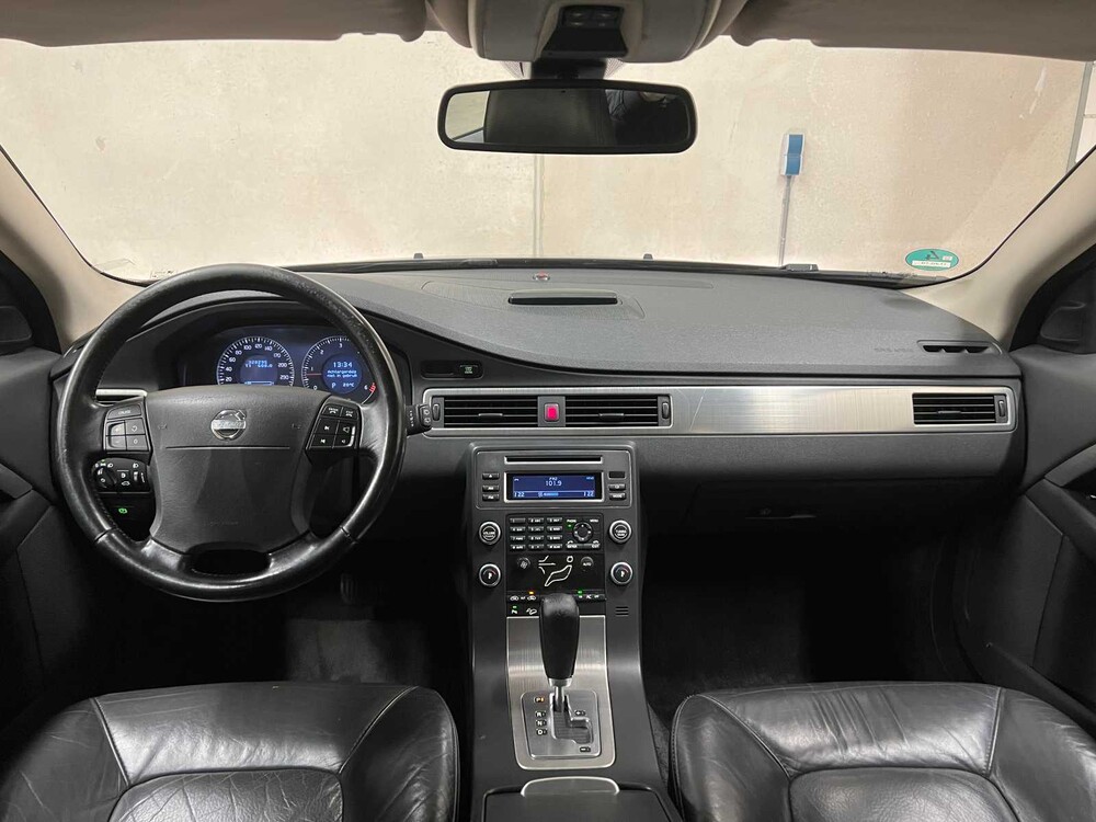 Volvo XC70 2.4 D5 Momentum 185hp 2008 (Original-NL & 2nd owner), 11-ZG-TG YOUNGTIMER