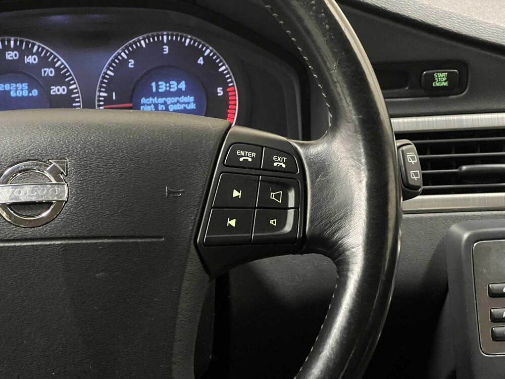 Volvo XC70 2.4 D5 Momentum 185hp 2008 (Original-NL & 2nd owner), 11-ZG-TG YOUNGTIMER