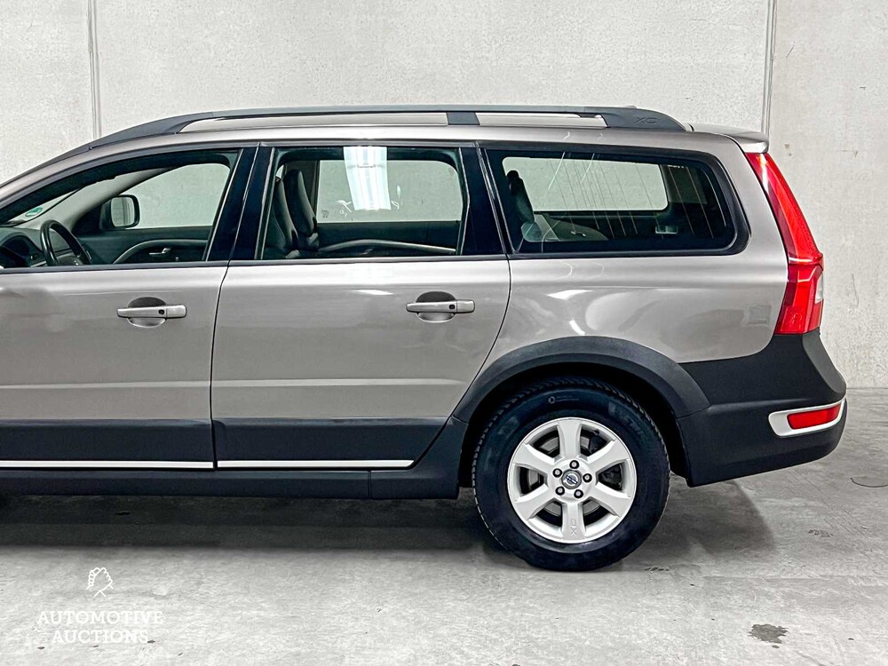 Volvo XC70 2.4 D5 Momentum 185hp 2008 (Original-NL & 2nd owner), 11-ZG-TG YOUNGTIMER