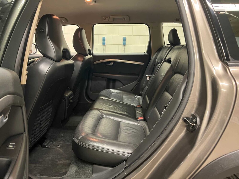 Volvo XC70 2.4 D5 Momentum 185hp 2008 (Original-NL & 2nd owner), 11-ZG-TG YOUNGTIMER