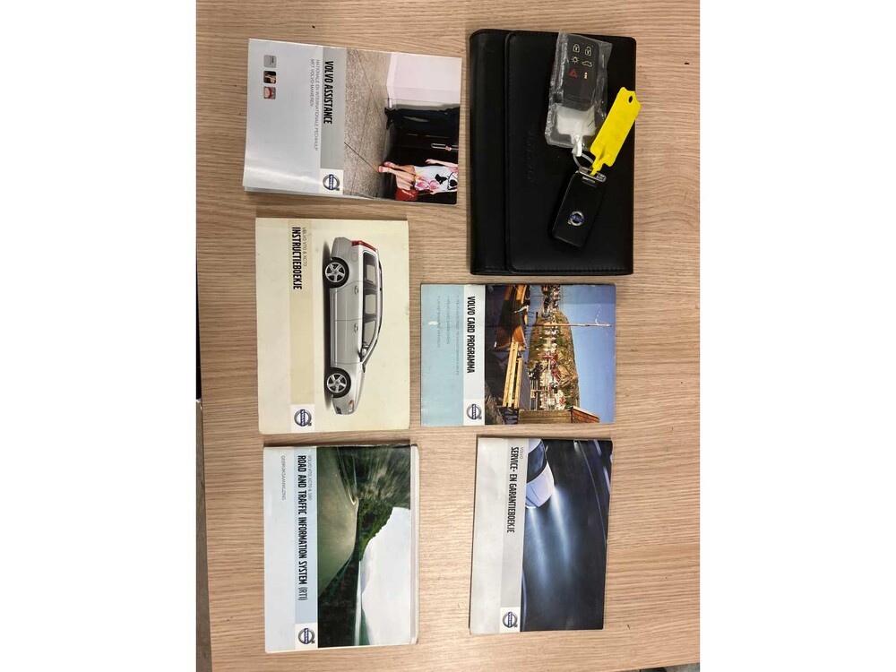 Volvo XC70 2.4 D5 Momentum 185hp 2008 (Original-NL & 2nd owner), 11-ZG-TG YOUNGTIMER