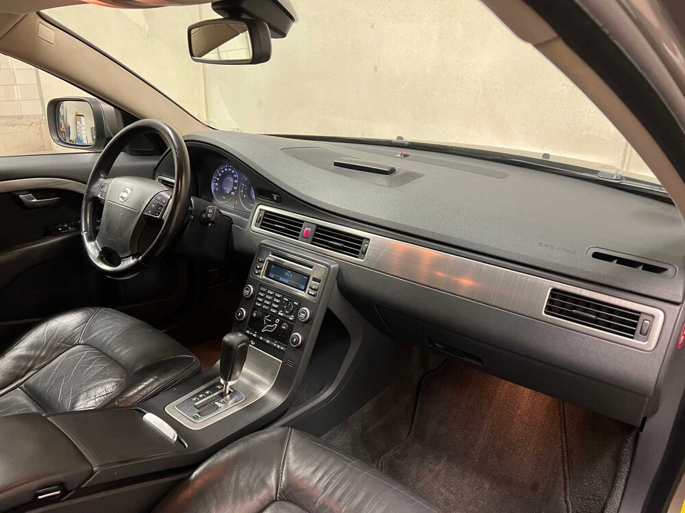 Volvo XC70 2.4 D5 Momentum 185hp 2008 (Original-NL & 2nd owner), 11-ZG-TG YOUNGTIMER