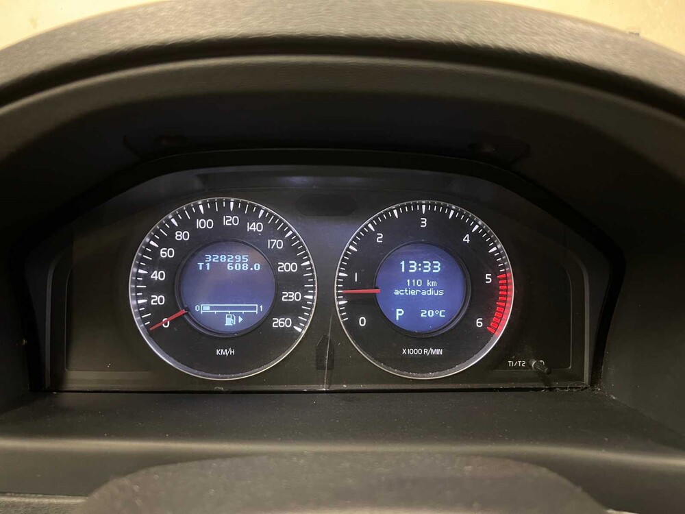 Volvo XC70 2.4 D5 Momentum 185hp 2008 (Original-NL & 2nd owner), 11-ZG-TG YOUNGTIMER