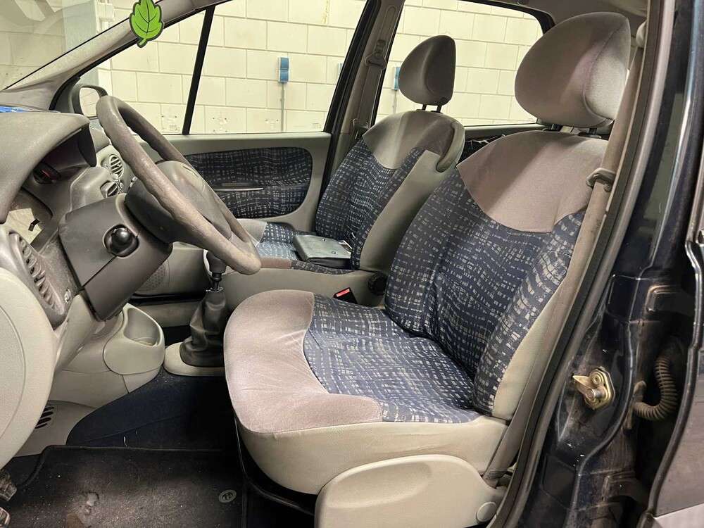 Renault Scénic 1.4-16V Air 95pk 2001 (Origineel-NL), 42-HH-GZ