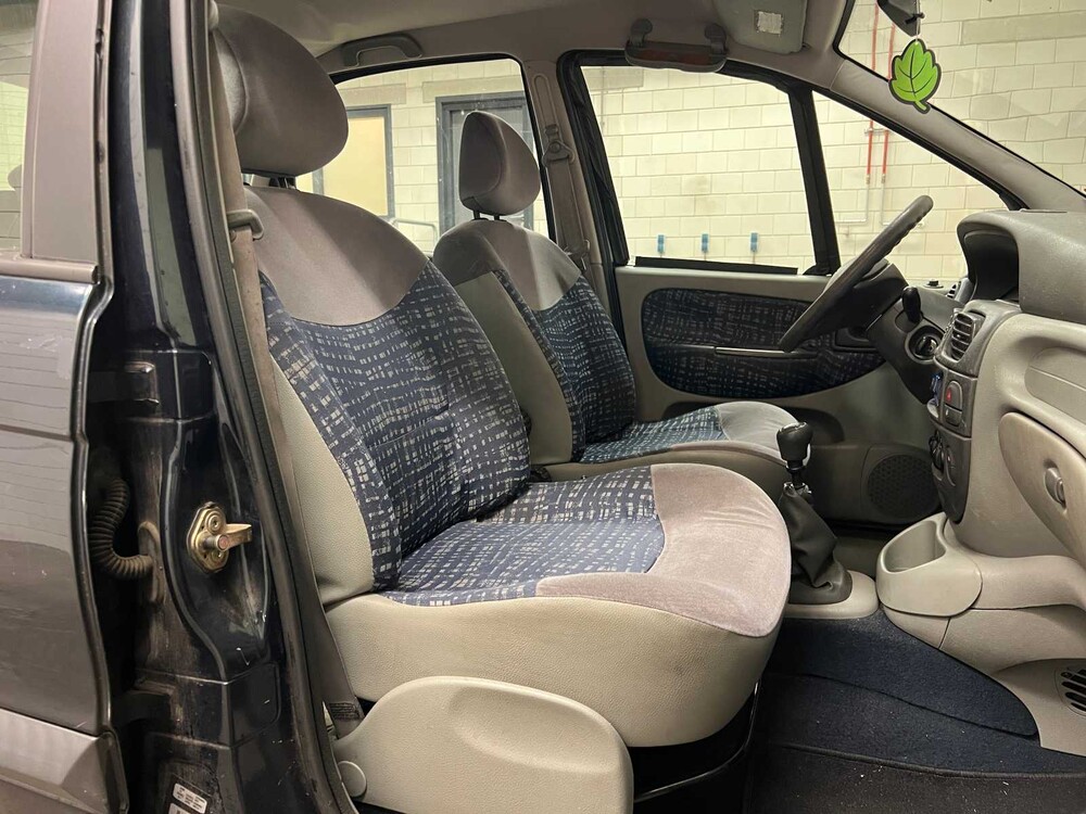 Renault Scénic 1.4-16V Air 95pk 2001 (Origineel-NL), 42-HH-GZ