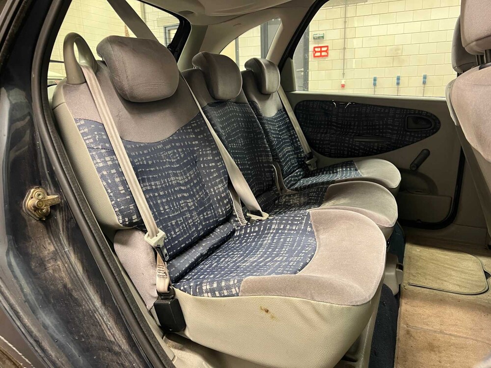 Renault Scénic 1.4-16V Air 95pk 2001 (Origineel-NL), 42-HH-GZ