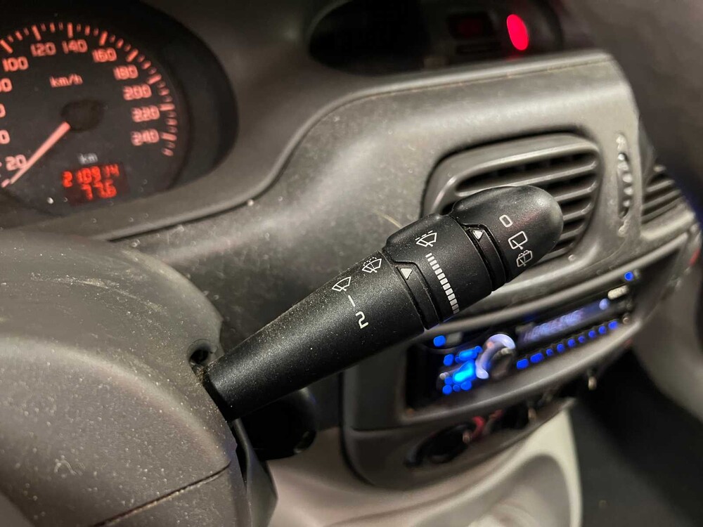 Renault Scénic 1.4-16V Air 95pk 2001 (Origineel-NL), 42-HH-GZ