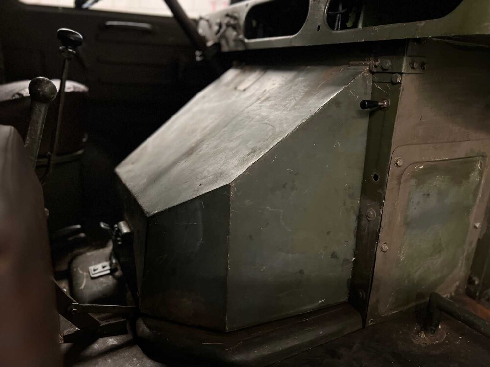 Renault Goélette 1.400kg FOODTRUCK Oldtimer MILITARY MEDIC TRUCK L4-engine 1954