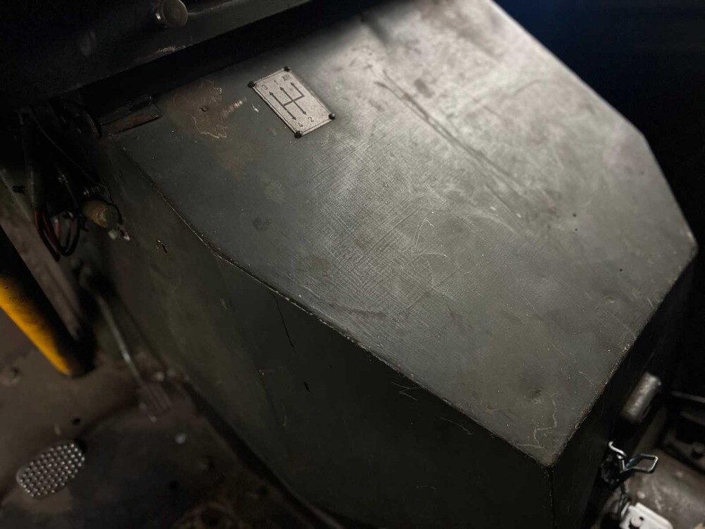 Renault Goélette 1.400kg FOODTRUCK Oldtimer MILITARY MEDIC TRUCK L4-engine 1954