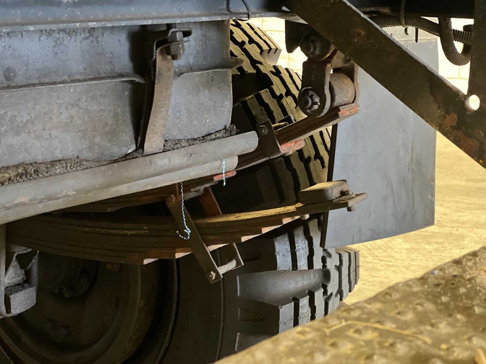 Renault Goélette 1.400kg FOODTRUCK Oldtimer MILITARY MEDIC TRUCK L4-engine 1954