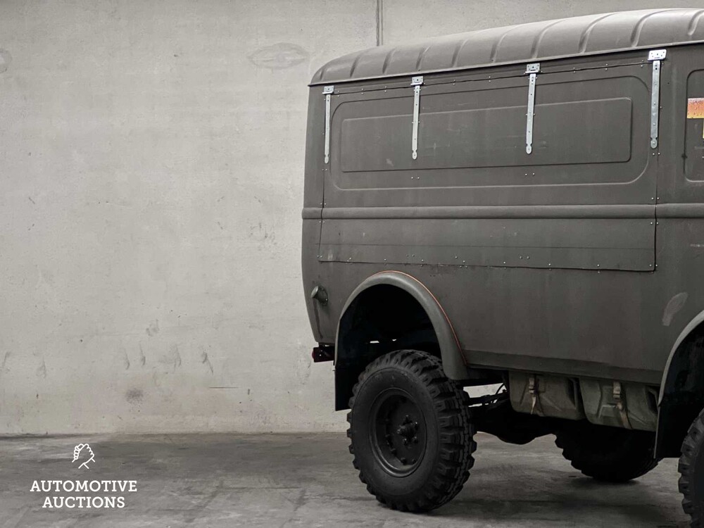 Renault Goélette 1.400kg FOODTRUCK Oldtimer MILITARY MEDIC TRUCK L4-engine 1954