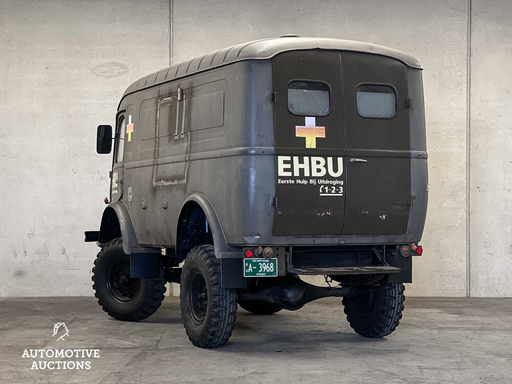 Renault Goélette 1.400kg FOODTRUCK Oldtimer MILITARY MEDIC TRUCK L4-engine 1954