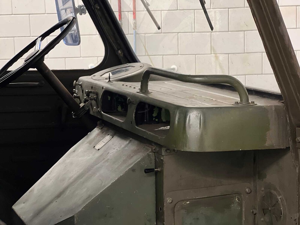 Renault Goélette 1.400kg FOODTRUCK Oldtimer MILITARY MEDIC TRUCK L4-engine 1954