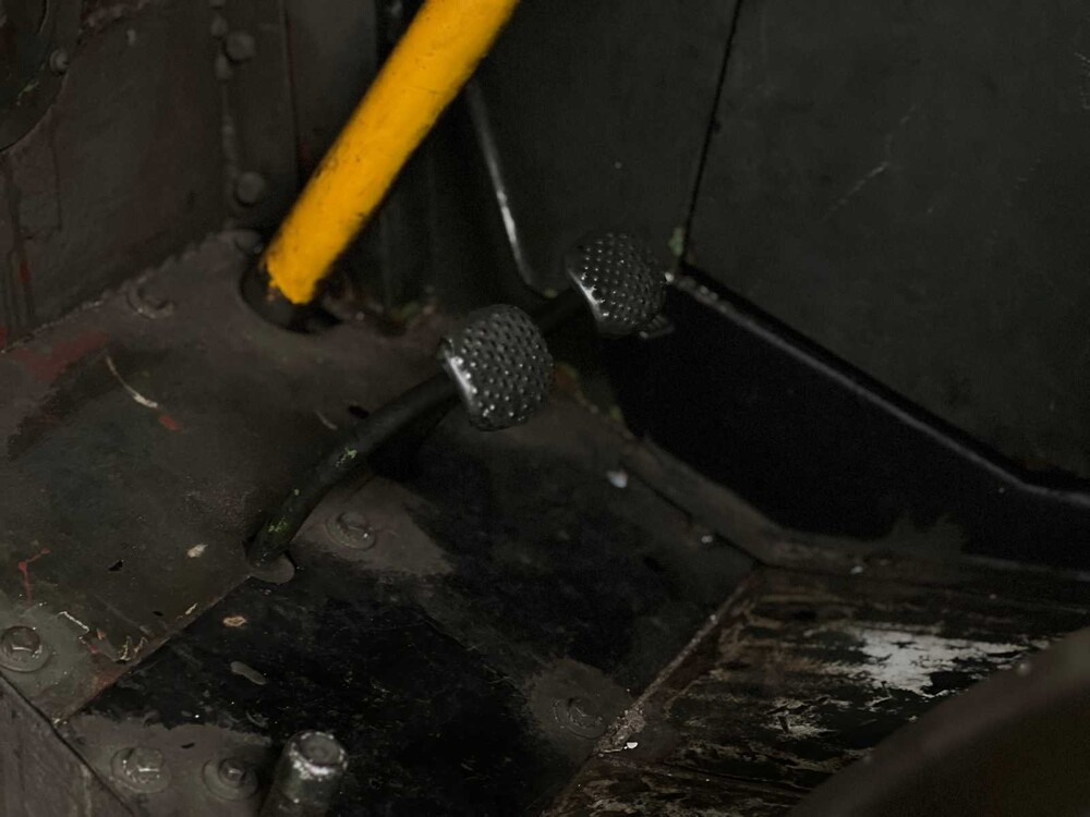 Renault Goélette 1.400kg FOODTRUCK Oldtimer MILITARY MEDIC TRUCK L4-engine 1954