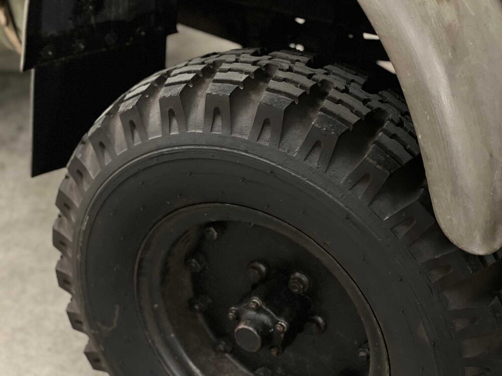 Renault Goélette 1.400kg FOODTRUCK Oldtimer MILITARY MEDIC TRUCK L4-engine 1954