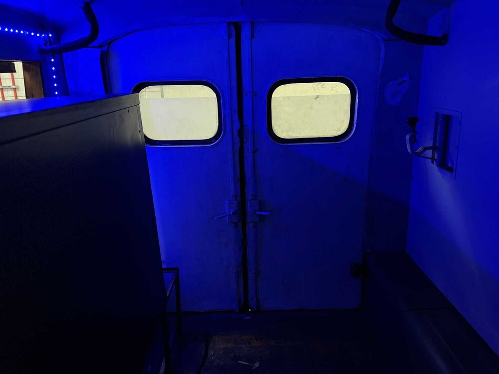 Renault Goélette 1.400kg FOODTRUCK Oldtimer MILITARY MEDIC TRUCK L4-engine 1954