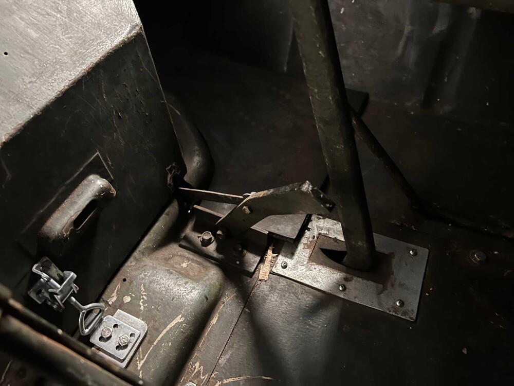 Renault Goélette 1.400kg FOODTRUCK Oldtimer MILITARY MEDIC TRUCK L4-engine 1954