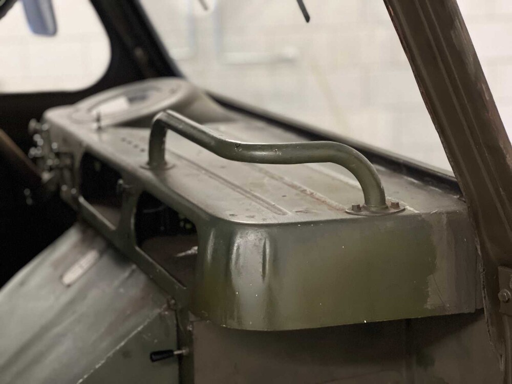 Renault Goélette 1.400kg FOODTRUCK Oldtimer MILITARY MEDIC TRUCK L4-engine 1954