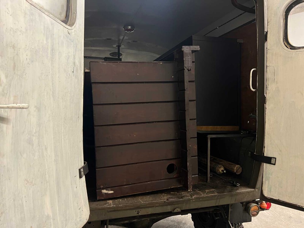 Renault Goélette 1.400kg FOODTRUCK Oldtimer MILITARY MEDIC TRUCK L4-engine 1954