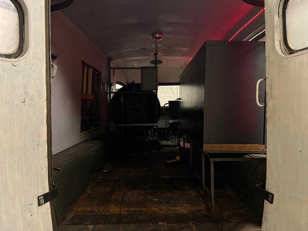 Renault Goélette 1.400kg FOODTRUCK Oldtimer MILITARY MEDIC TRUCK L4-engine 1954