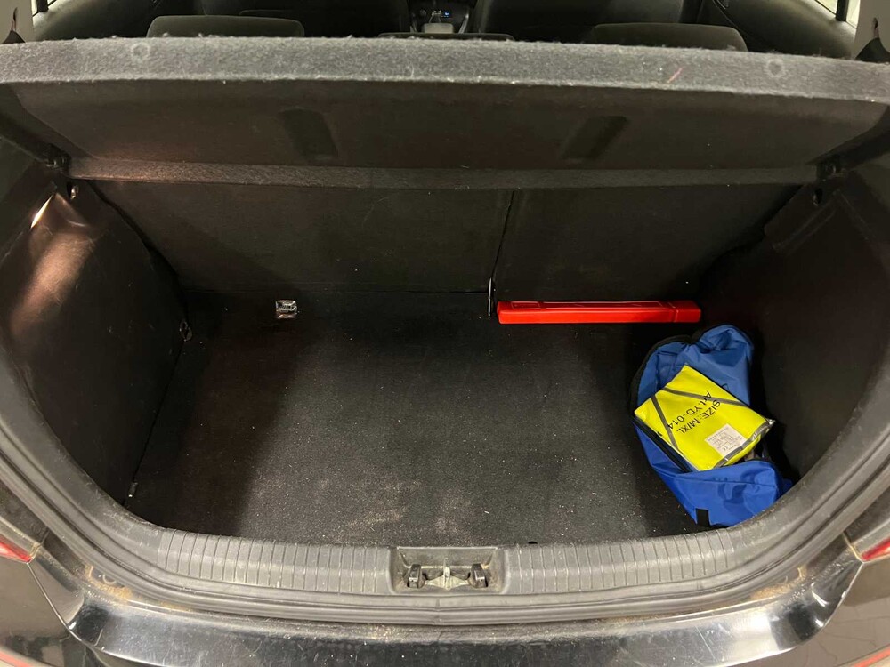 Hyundai i20 1.2i i-Deal 86pk 2014 (Origineel-NL), 6-SBV-67