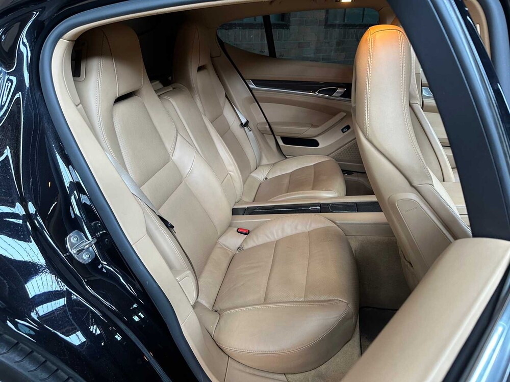 Porsche Panamera Hybrid 3.0 V6 380pk 2011 8-speed