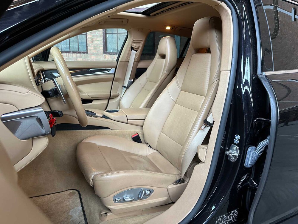 Porsche Panamera Hybrid 3.0 V6 380pk 2011 8-speed