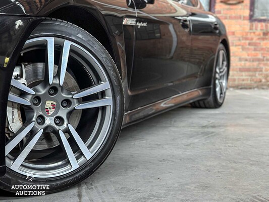 Porsche Panamera Hybrid 3.0 V6 380hp 2011 8-speed