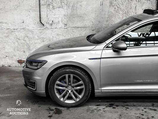 Volkswagen Passat Variant 1.4 TSI GTE Highline 156hp 2016 (Original-NL), KL-121-H