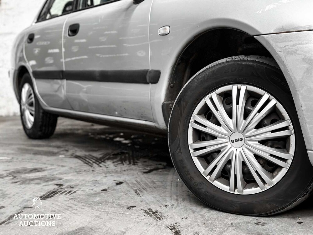 Mitsubishi Carisma 1.6 Comfort 99pk 2000 -Orig. NL-, 16-FD-GN