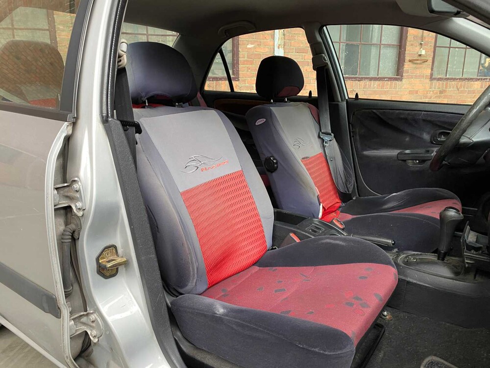 Mitsubishi Carisma 1.6 Comfort 99pk 2000 -Orig. NL-, 16-FD-GN