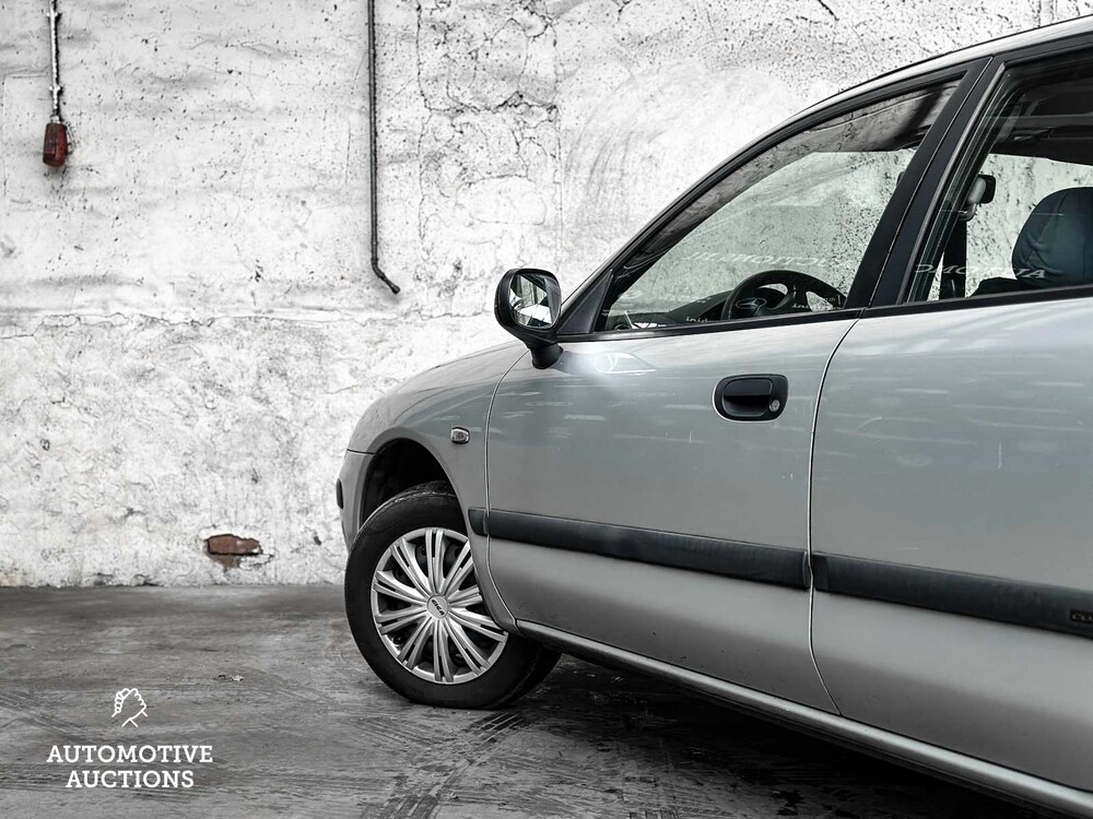 Mitsubishi Carisma 1.6 Comfort 99pk 2000 -Orig. NL-, 16-FD-GN