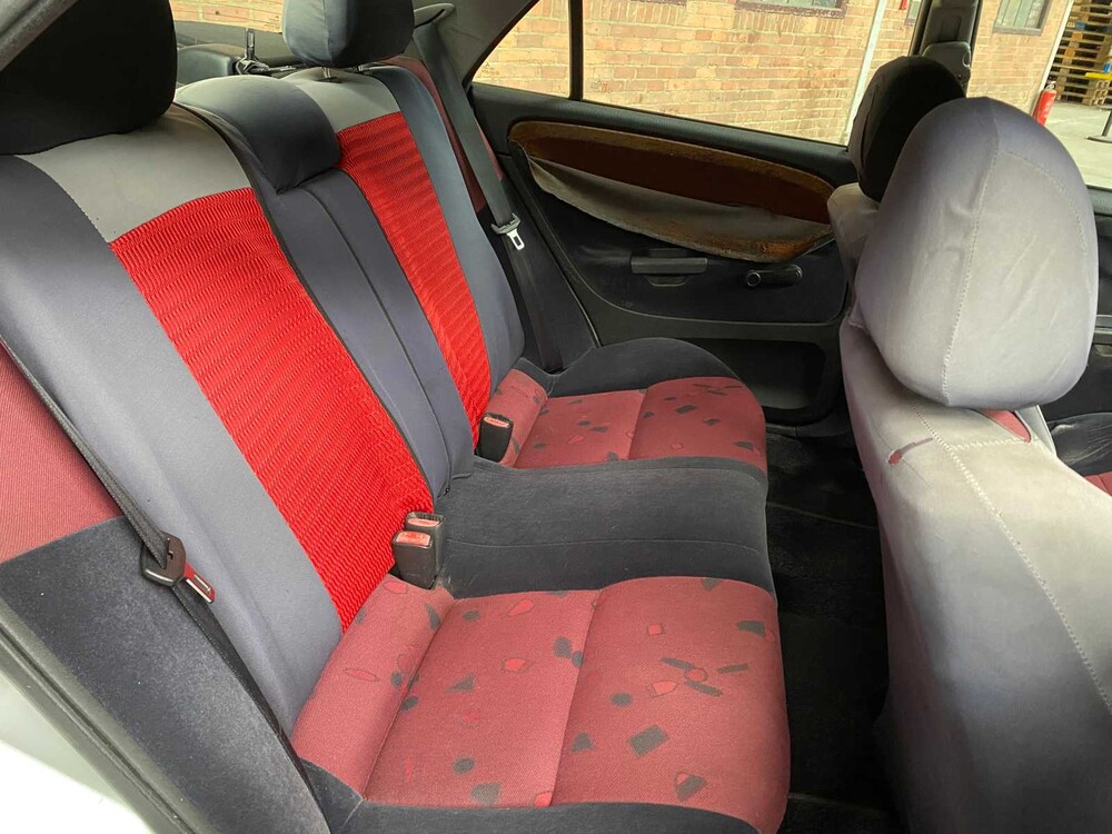 Mitsubishi Carisma 1.6 Comfort 99pk 2000 -Orig. NL-, 16-FD-GN